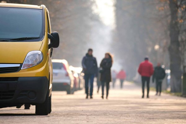 Location minibus 9 places : les atouts indéniables à considérer